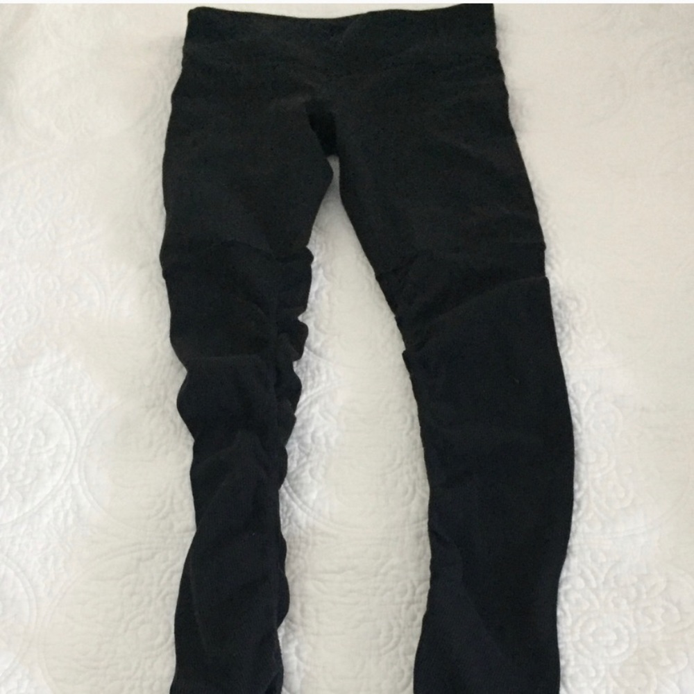 Black Goddess ALO leggings